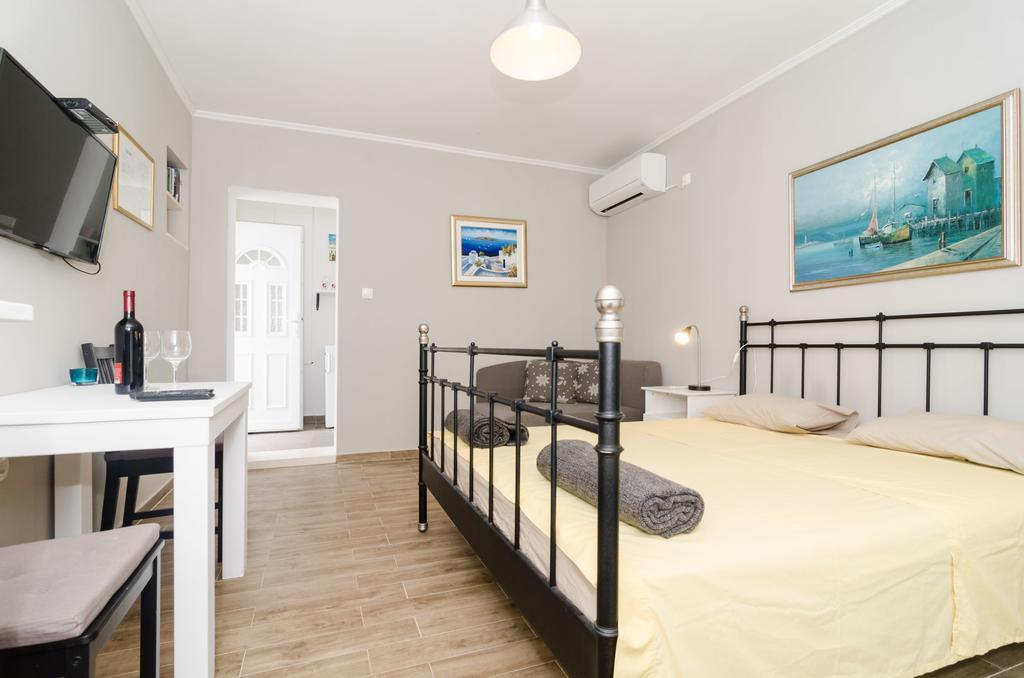 Apartments Porto Della Vita Okuklje Esterno foto