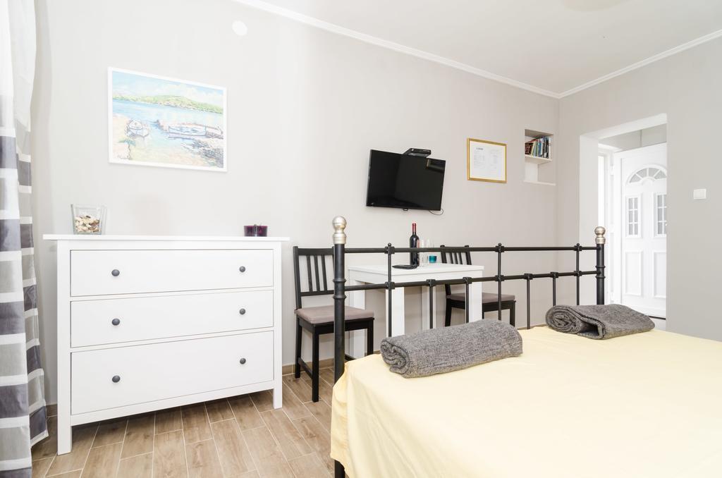 Apartments Porto Della Vita Okuklje Esterno foto