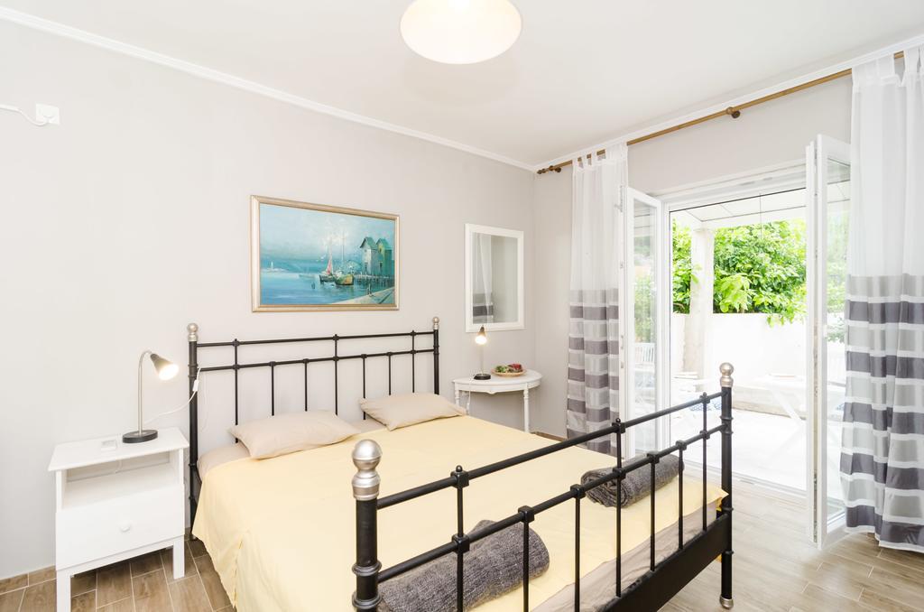 Apartments Porto Della Vita Okuklje Esterno foto